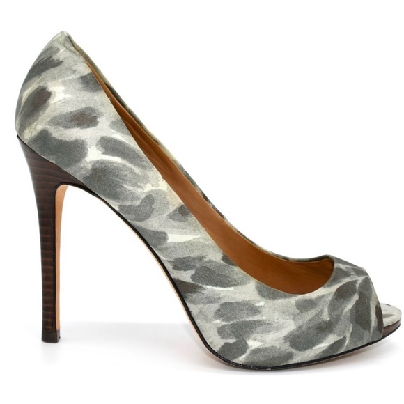 Ann Taylor Shoes - Ann Taylor Perfect Platform Dahlia Peep Toe Pumps Brush Strokes Gray Sliver SZ 9